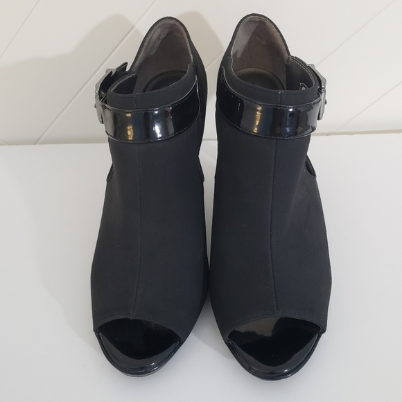 LIFESTRIDE Black Peep Toe Heels Women's Size 6.5 Shoes - Picture 8 of 12